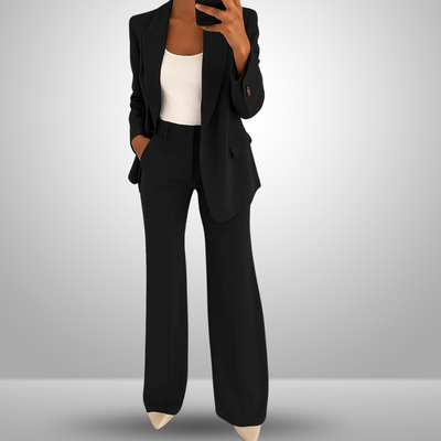 Monika – Elegancki dwuczęściowy komplet, w którym się zakochasz.