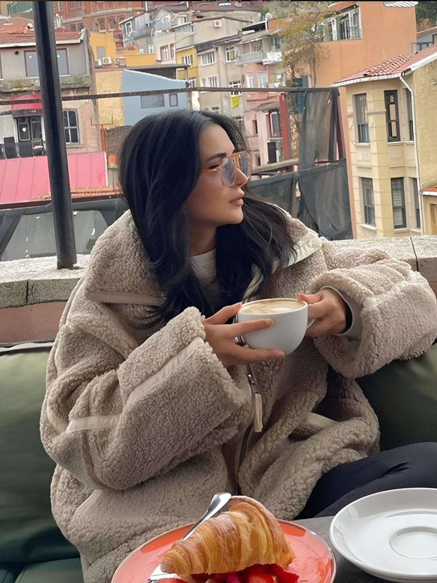 Liliana – ciepły, inspirujący damski płaszcz